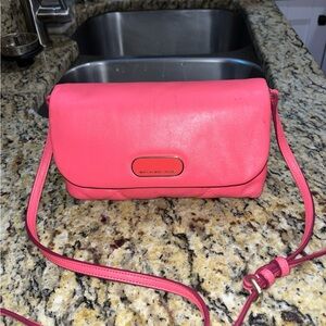 EUC Authentic Marc Jacobs to hot to handle quilted leather crossbody